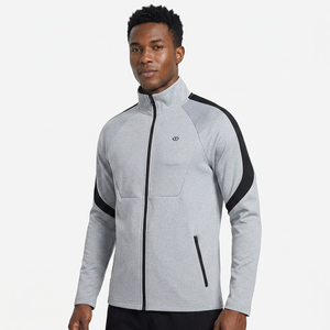 Veste de sport grise pour homme avec fermeture éclair intégrale, empiècements noirs et poches latérales, respirante, en polyester mi-lourd, idéale pour l'automne - Product Image 1