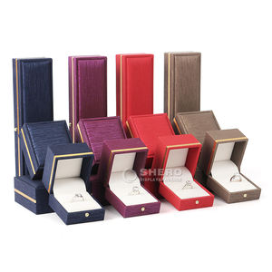 Caja de Joyería de Piel Sintética Negra y Roja con Borde Dorado para Anillos, Pendientes y Collares, Novedad de Moda al por Mayor - Product Image 2