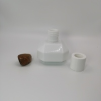 Aromathérapie Céramique Or-Estampé pour Diffuseur de Roseau Bouteille 100ml Récipient Blanc en Porcelaine avec Bouchon à Vis pour Sérum de Soins de la Peau