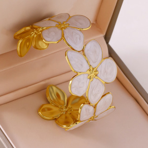 Bracciale a Forma di Fiore con Gocce d'Olio alla Moda per Signore, Bracciale in Acciaio Inossidabile Non Sbiadente, Vendita all'Ingrosso - Product Image 4