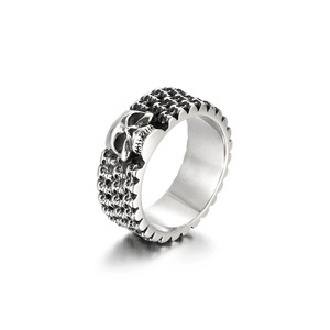 Anello Unisex in Acciaio Inossidabile con Design Personalizzato Teschio Gotico Retrò Europeo Americano con Finitura Nera - Product Image 1