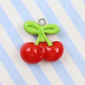 Breloques en résine esthétiques et mignonnes en forme de fruits pour la fabrication de porte-clés, fournitures DIY pour porte-clés, pendentifs fraise, pêche, avocat, composants et accessoires - Product Image 3