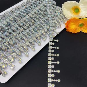 Montre à Quartz Premium en Plastique avec Chaîne de Strass Style Antique, Étanche, à Plusieurs Couches, avec Garniture à Pompons, Sans Nickel, Idéale pour les Fêtes - Product Image 5
