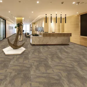 사용자 정의 새로운 현대 균형 브랜드 바닥 카펫 타일 중국 Pp 광장 바닥 50*50 사무실 카펫 타일