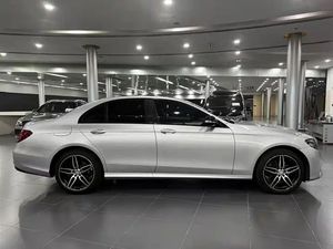 <span class=keywords><strong>Mercedes</strong></span> E200 Sport 4MATIC AWD <span class=keywords><strong>E</strong></span>-Class 2017 Usado, Sedán de Lujo, Volante a la Izquierda, 5 Asientos, en Venta - Product Image 6