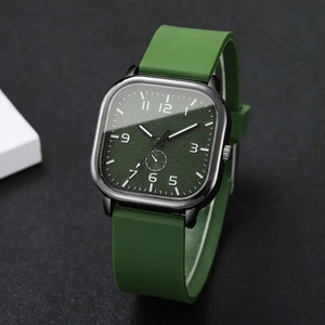 Reloj cuadrado personalizado creativo para hombre, venta al por mayor, reloj de cuarzo con correa de silicona retro a la moda para hombre - Product Image 5