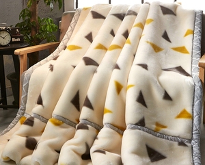 Couverture épaisse en polyester 100% style coréen, 2 plis, 1 côté gaufré, 5 kg, douce et chaude, toutes saisons, <span class=keywords><strong>taille</strong></span> personnalisable - Product Image 4