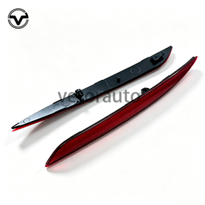 Set di Coperchi Riflettenti Posteriori OEM 1495817-00-C Sinistro e 1495818-00-C Destro per Paraurti Posteriore <span class=keywords><strong>Tesla</strong></span> <span class=keywords><strong>Model</strong></span> <span class=keywords><strong>Y</strong></span> 2020-2024 - Product Image 1