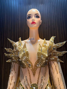 Vestido de sirena de lujo para mujer con mangas largas de ilusión y pedrería de alta gama para fiesta, de Vietnam. - Product Image 5