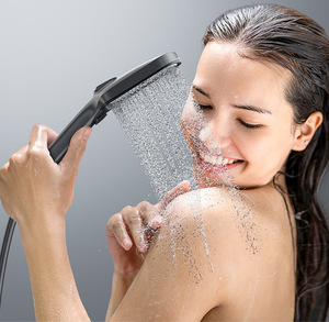 Nuovo arrivo nero palmare cascata in silicone ad alto flusso tenuto in mano doccia Set con tubo e staffa per il bagno - Product Image 1