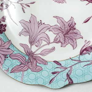 Juego de Vajilla de Porcelana <span class=keywords><strong>China</strong></span> con Diseño Floral de Lirios y Borde Dorado Moderno de 20 Piezas, Apto para Alimentos, para Oficina, Hogar, Regalo - Product Image 5