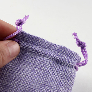 Linna <span class=keywords><strong>personnalisable</strong></span> 10*14cm sacs à cordon en <span class=keywords><strong>jute</strong></span> réutilisables petites épiceries pochettes en <span class=keywords><strong>toile</strong></span> <span class=keywords><strong>de</strong></span> <span class=keywords><strong>jute</strong></span> pour usage domestique sacs à perruque - Product Image 6
