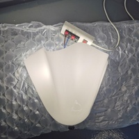 Applique murale LED en fer de style italien de luxe léger, design français moderne et simple, avec abat-jour en verre et interrupteur mural, pour couloir et salon