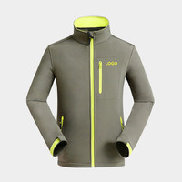 Chaqueta de concha blanda bordada con cuello levantado y capucha de tejido transpirable para senderismo de invierno al aire libre para hombre con logotipo personalizado impreso