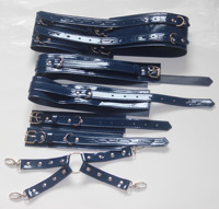Nouveaux articles SM en gros : Menottes en cuir, entraves de jambe, ceinture de retenue de taille, ceinture de taille en cuir croisé alternative