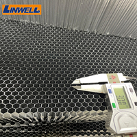 Nouveau matériau moderne en nid d'abeille micro-poreux en aluminium pour panneaux muraux de caravanes, yachts, façades et mobilier d'extérieur, finition brossée