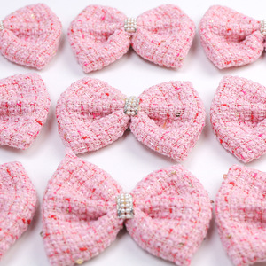 Lindos pasadores para el pelo de mascotas para perros, gatos, perros pequeños, cachorros, y accesorios románticos para vestidos de novia con un lazo perfumado. - Product Image 3