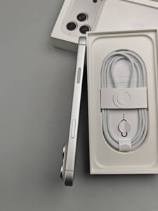 Nouveau 2025 17 Pro Max Argent 5G Smartphone Octa Core IOS Batterie 8000mAh Écran 6.9 pouces Single SIM + eSIM Appareil photo haute performance IA - Product Image 4