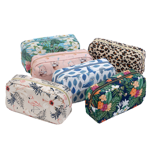 フラミンゴ柄旅行用化粧バッグ防水ファッション化粧バッグジッパー付き花 - Product Image 4