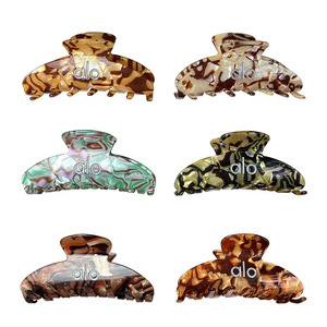 Pinza de Pelo Grande de Acetato con Diseño de Letra Alo, Efecto Tortuga y Mármol, con Logotipo Grabado, Antideslizante, para Mujer - Product Image 2