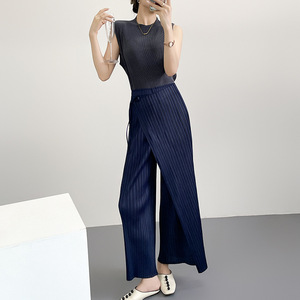 Pantalon plissé large pour femme, taille haute, coupe ample, longueur cheville, couleur unie, satin, grande taille, décontracté, disponible en ligne - Product Image 4