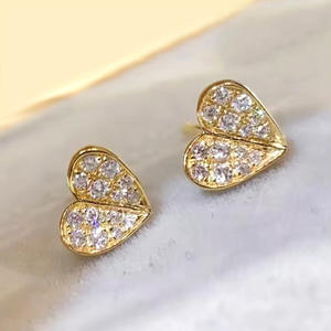 Orecchini a cuore placcati in oro con zirconi rotondi incastonati a pavé per donna, regalo romantico, gioielli alla moda. - Product Image 3