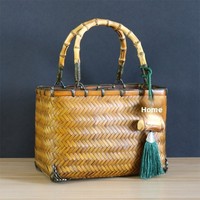 Bolso Tote de Bambú Tejido a Mano para Mujer, Diseño Cuadrado Trenzado con Adorno, Colores Amarillo y Rojo, Estilo Chino, Multiusos