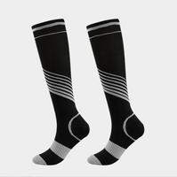 Chaussettes de compression sportives personnalisées avec logo pour la course à pied, le football, le cyclisme, chaussettes de compression graduée pour hommes et femmes