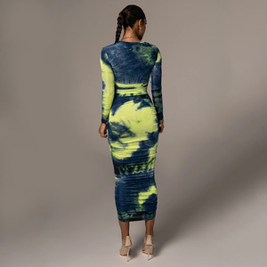 Robe décontractée pour femmes européennes et américaines, automne-hiver, imprimée, manches longues, col rond, coupe ajustée, imprimé floral bleu, polyester, Yiwu - Product Image 4