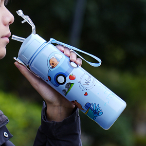 Bouteille d'eau en plastique mignonne et vintage pour enfants, motif ours de dessin animé, écologique, sans BPA, 750 ml, avec poignée, pour le camping, gobelet pour bébé - Product Image 4