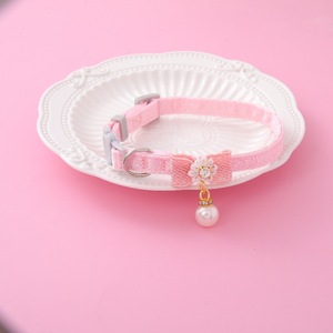 Collar de satén rosa Autonomy para gatos con lazo de encaje y campana de perlas para el Festival Qixi - Product Image 2
