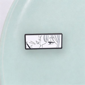 Broche en émail style manga noir et blanc, motif anime fille et visage de chat, pour la décoration de sac à dos - Product Image 3