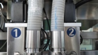 Ligne de production de machines de remplissage de pâte de tomate entièrement automatiques, machine de remplissage à deux têtes avec suivi des emballages
