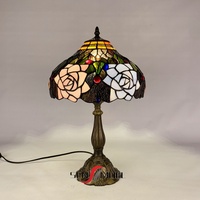 Lampe de table/bureau LED 12 pouces style européen vintage, abat-jour en vitrail coloré soudé, motif rose