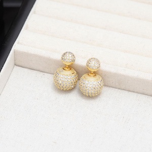 Boucles d'oreilles haut de gamme micro-incrustées de zirconium, tendance, luxe léger, géométriques, clous d'oreilles avant et arrière, design féminin, plaqué or, cadeau - Product Image 5