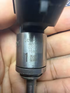 Injecteur de carburant pour moteur diesel OEM, pièce 6UZ1 - Product Image 1