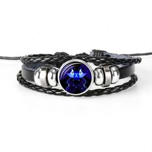 Pulsera con Dijes de los 12 Signos del Zodiaco, Pulsera de Cuero Tejida Multicapa de Moda para Hombre y Mujer, Regalos de Cumpleaños - Product Image 1