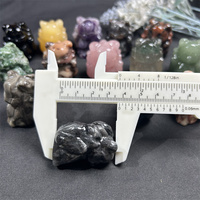 Vente en gros d'artisanat de sculpture d'animaux en cristal naturel 3.5cm mélange de matériaux renard à neuf queues