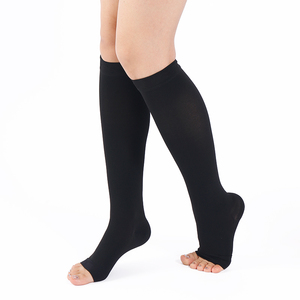 Medias de Compresión Médicas de 20-30 mmHg, Anti <span class=keywords><strong>Varices</strong></span>, Punta Abierta, Hasta la Rodilla, Estilo Hospitalario, Compresión Firme - Product Image 2