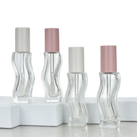 Tube de brillant à lèvres en verre transparent de 7 ml, de forme irrégulière, personnalisable pour le brillant à lèvres et l'huile à lèvres