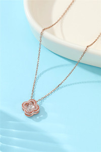 Moda di lusso trifoglio con diamanti <span class=keywords><strong>ciondolo</strong></span> in acciaio inossidabile collana in oro rosa con zircone cubico gemma <span class=keywords><strong>quadrifoglio</strong></span> pendente da donna - Product Image 2