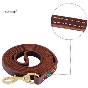 Runwing 1,8 Meter Lange Hundeleine aus Leder mit Solide Muster, Metallclip, Abreißfunktion und Nietenverzierung für das Training und Spaziergänge mit Ihrem Pelzigen Freund - Product Image 2