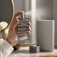 Flacon de parfum vide 50ml 100ml, design carré personnalisé, plaque en aluminium, pulvérisateur transparent à sertir, flacon de parfum en verre de luxe avec logo