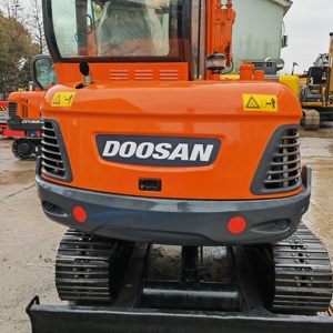 Mini-excavatrice sur chenilles Doosan DH55, couleur verte, hydraulique, équipement de construction - Product Image 5