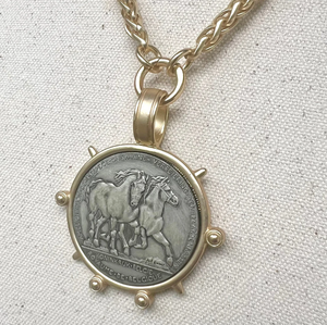 Nuova Tendenza Collana con Ciondolo a Forma di <span class=keywords><strong>Cavallo</strong></span> Selvaggio Placcato Oro 18k <span class=keywords><strong>Gioielli</strong></span> Equestri Personalizzati Collana Equestre in Acciaio Inossidabile - Product Image 4