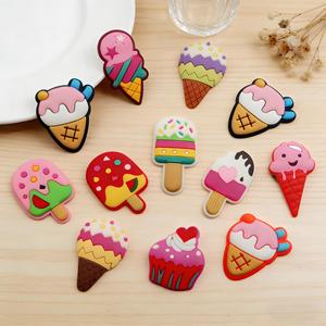 Boucles décoratives en PVC pour chaussures à trous, thème crème glacée, motifs bâtonnets glacés et dessins animés, accessoires pour sabots et pantoufles, vente en gros - Product Image 1