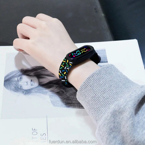 Cinturino in Silicone arcobaleno per <span class=keywords><strong>Mi</strong></span> band 8 per <span class=keywords><strong>Xiaomi</strong></span> MiBand 8 7 cinturino di ricambio Miband - Product Image 6
