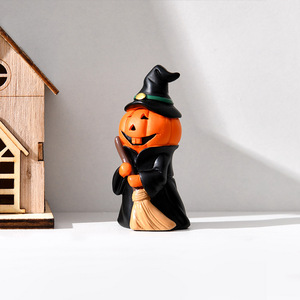 Nuevo Set de Adornos de Resina PVC para Fiesta de Halloween Transfronteriza: Figuras de Fantasma y Bruja para Escritorio, Empaquetadas en Bolsa - Product Image 4