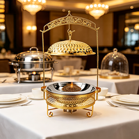Réchaud à alcool FLEY en acier inoxydable orné avec couvercle en dôme texturé et cadre ouvert pour les tables de buffet de mariage et de traiteur