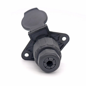 Connecteur d'adaptateur de <span class=keywords><strong>prise</strong></span> de <span class=keywords><strong>remorque</strong></span> à <span class=keywords><strong>7</strong></span> <span class=keywords><strong>broches</strong></span> <span class=keywords><strong>prise</strong></span> mâle <span class=keywords><strong>femelle</strong></span> électrique pour RV robuste - Product Image 3